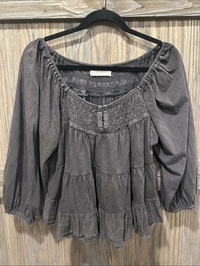 Lucky Brand Smocked Tiered Blouse in Gray Size S/M